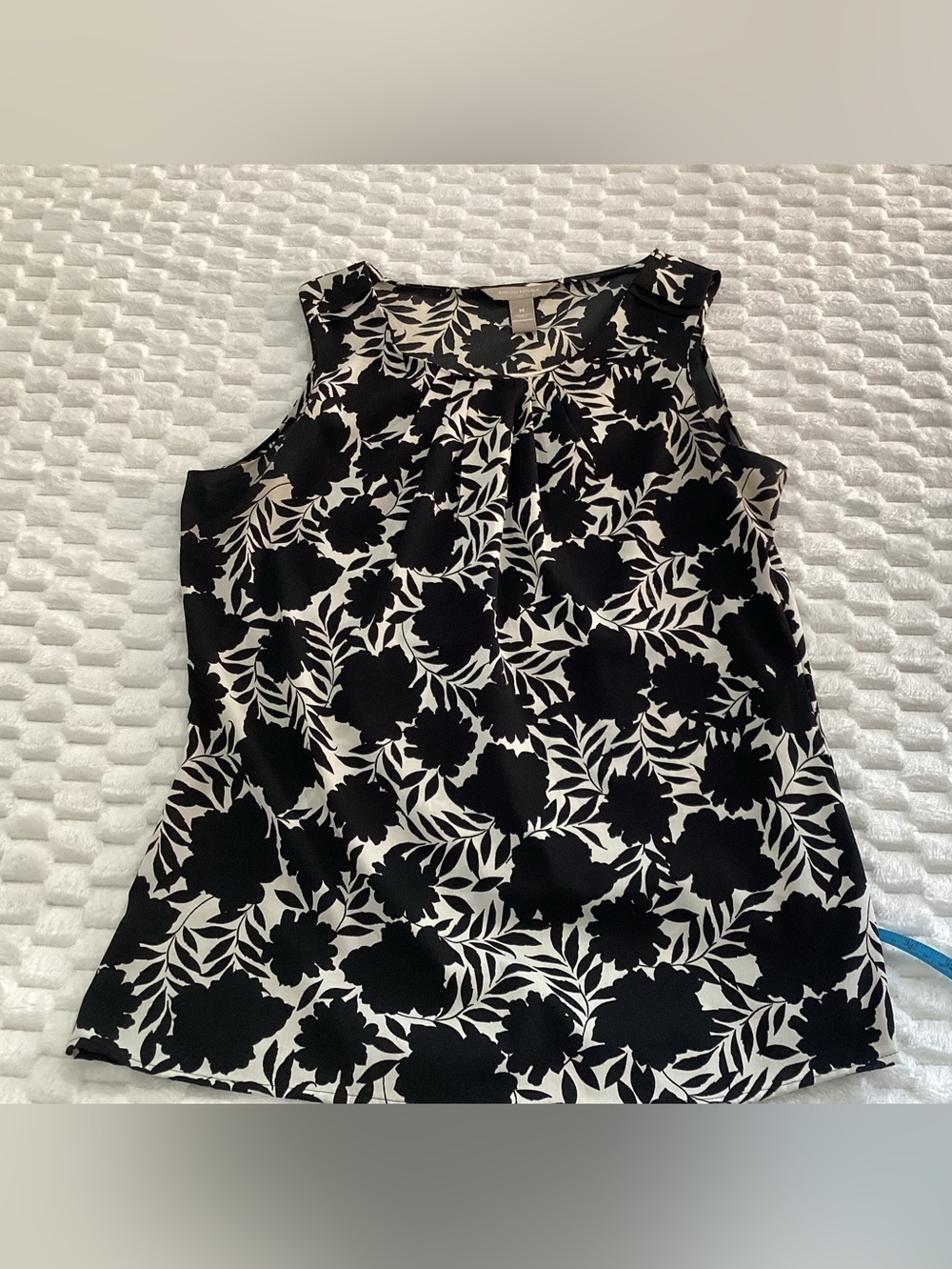 Black & White Floral Sleeveless Blouse size medium #12